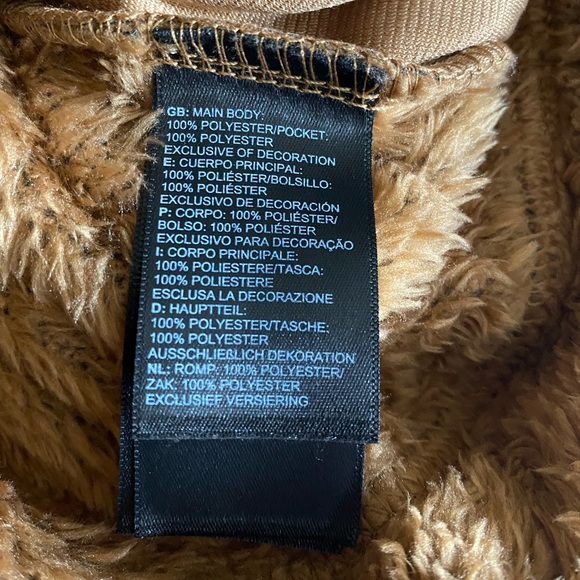 The North Face Plush Fleece Quarter Zip Pullover - Picture 11 of 12